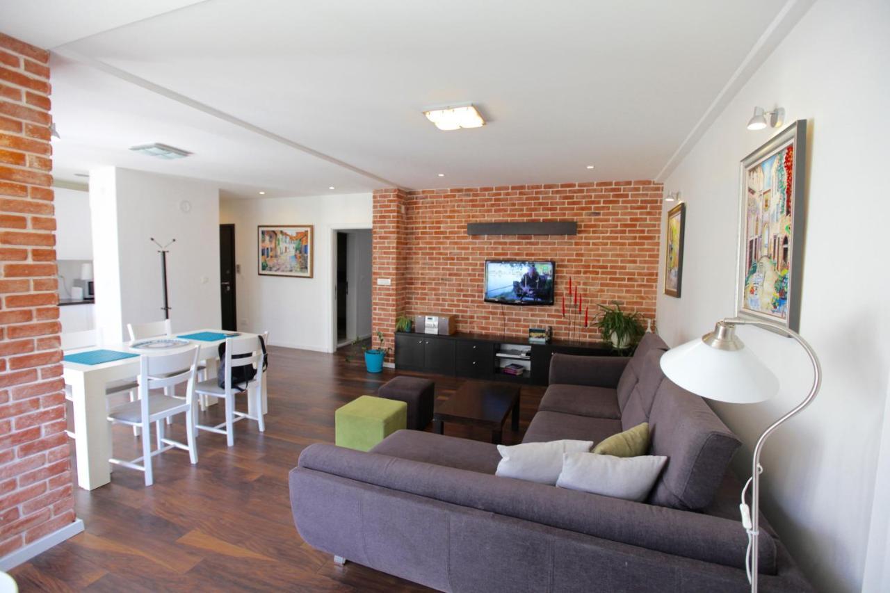 Brick Apartment On Macedonia Pedestrian Street Üsküp Dış mekan fotoğraf